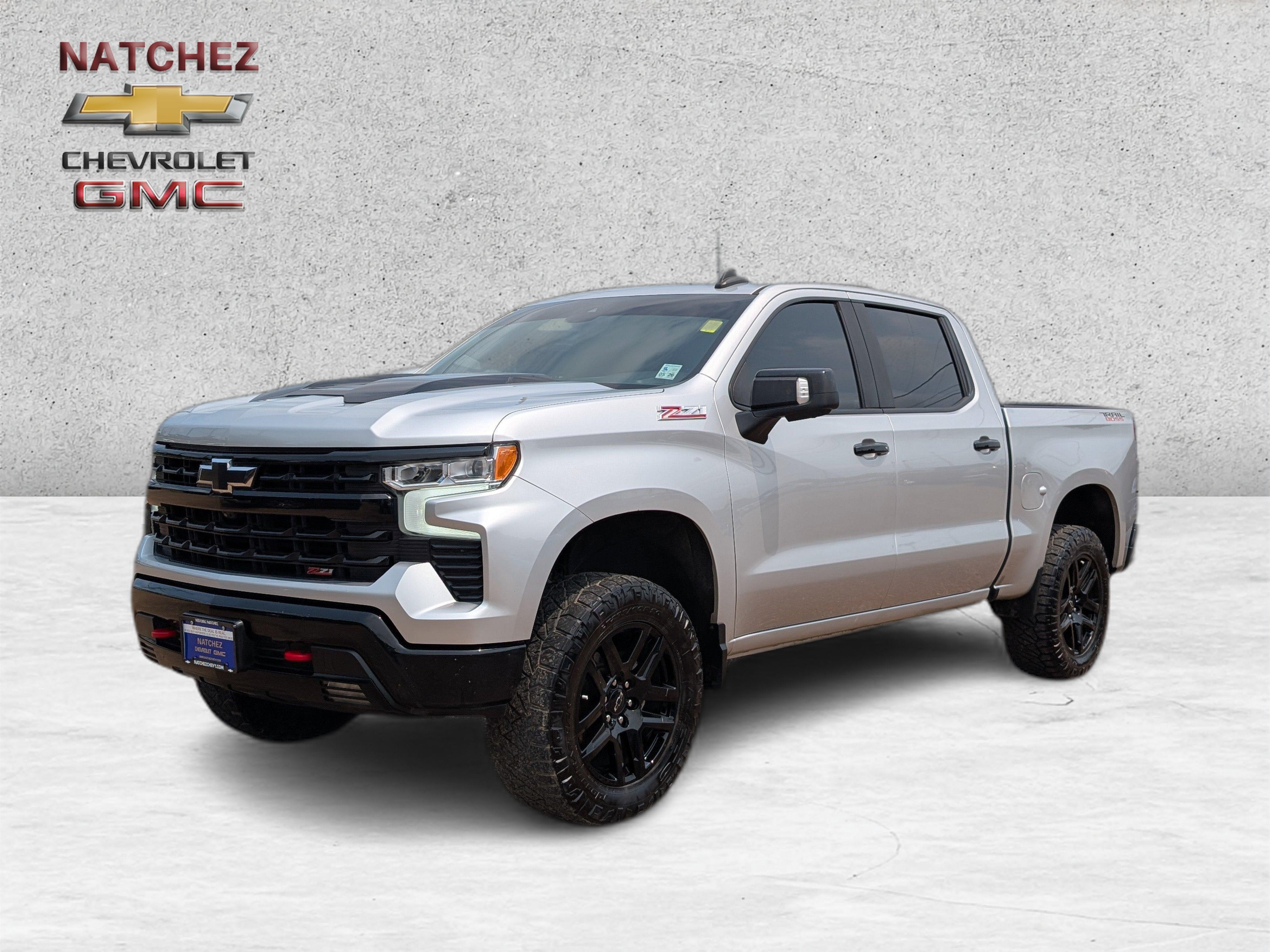 2022 Chevrolet Silverado 1500 LT Trail Boss in Silver Ice Metallic — front three-quarter view